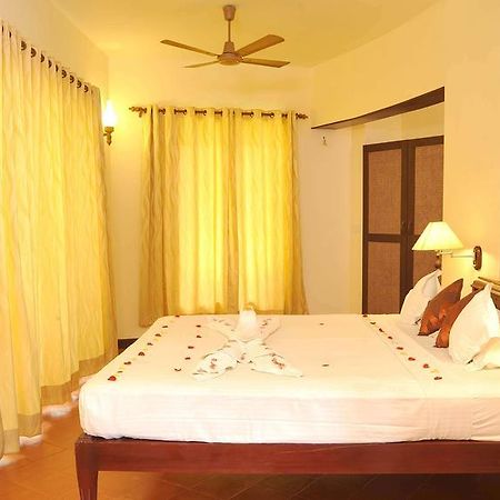 Hotel Ananda Lakshmi Ayurveda Retreat à Chowara Extérieur photo
