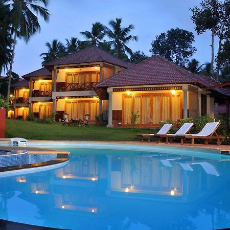 Hotel Ananda Lakshmi Ayurveda Retreat à Chowara Extérieur photo
