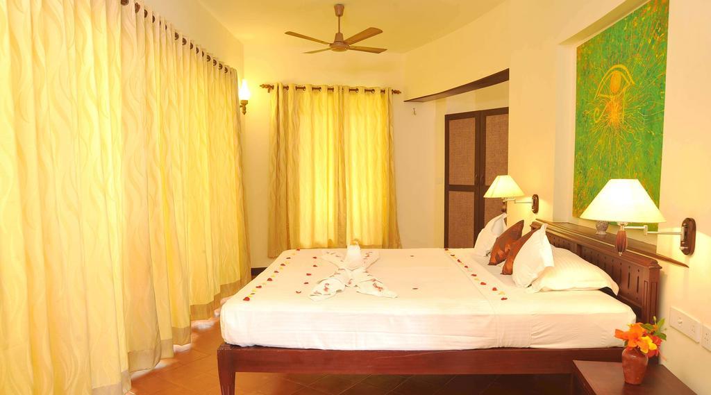 Hotel Ananda Lakshmi Ayurveda Retreat à Chowara Extérieur photo